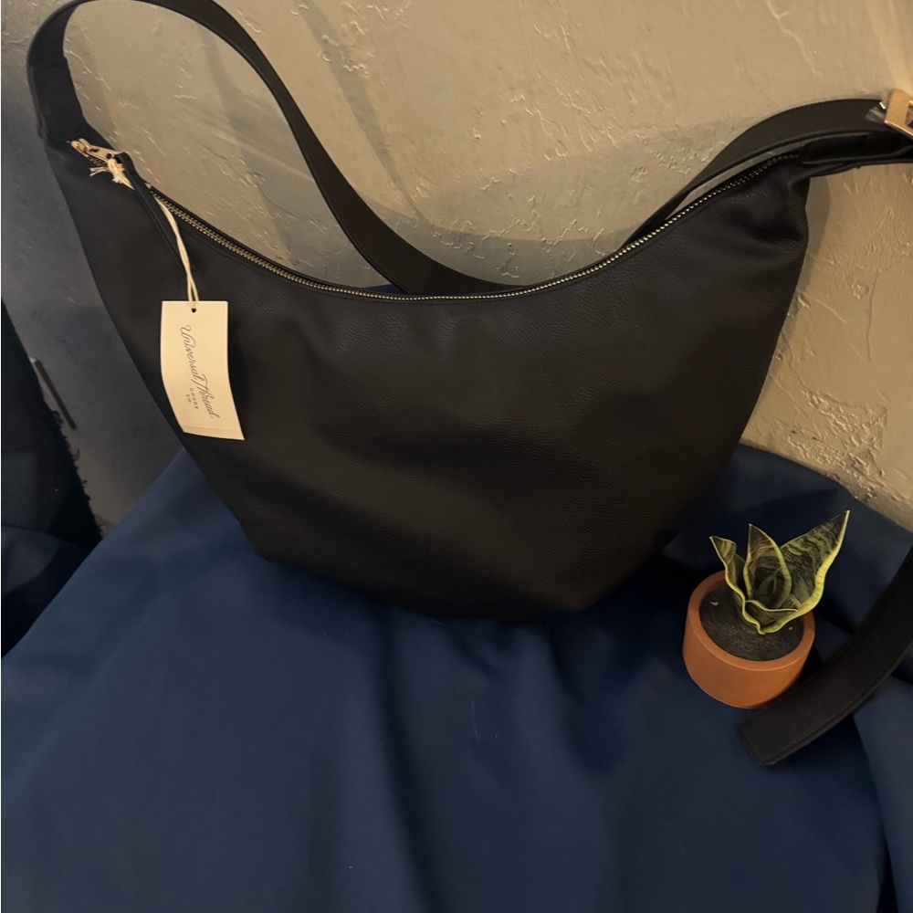 Universal Thread Hobo Bag - Nwt - image 1